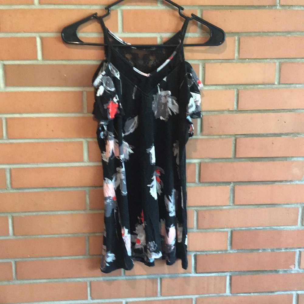 Cold shoulder T-Shirt